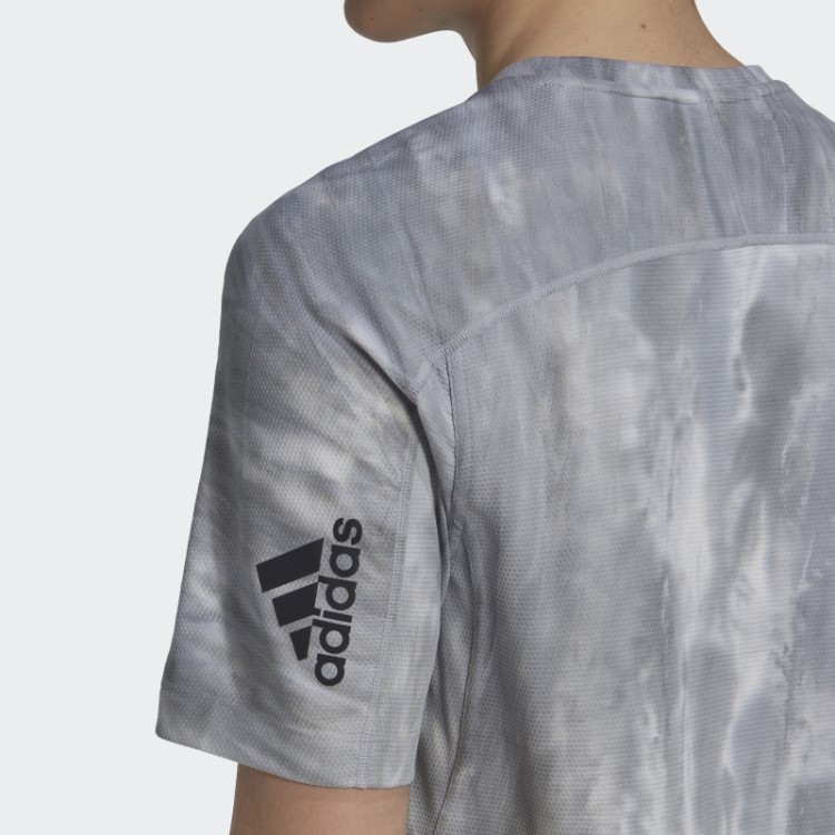 Camiseta Prateada Adidas Com Tinta Em Spray
