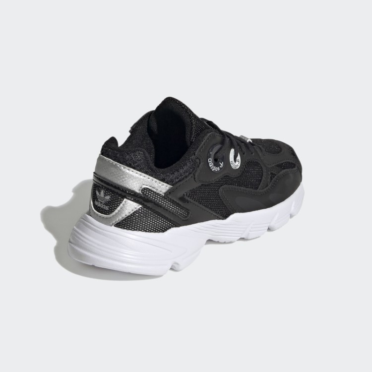 Sapatos Adidas Pretos Astir