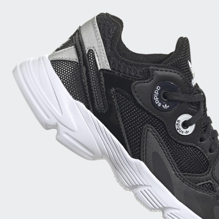 Sapatos Adidas Pretos Astir