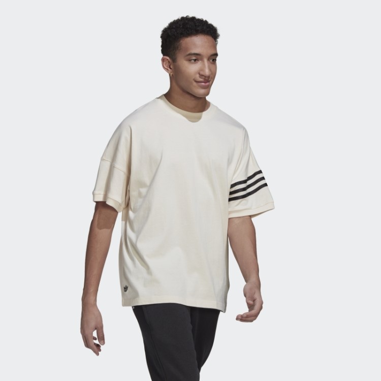 Camiseta Branca Adidas Adicolor Neuclassics