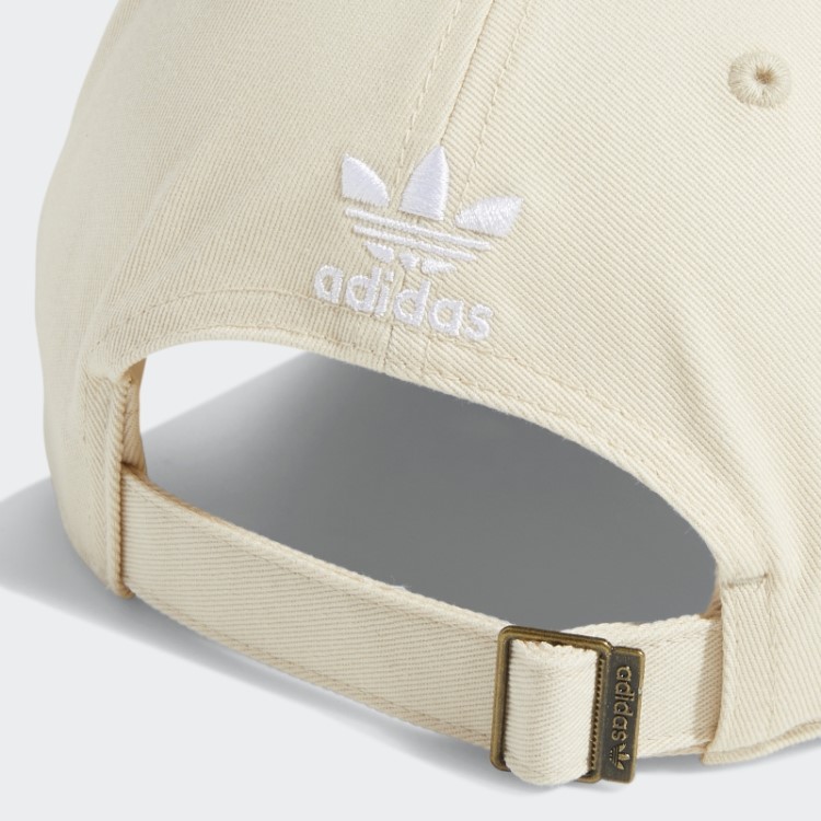 Boné Branco Adidas Com Tira Na Parte De Trás
