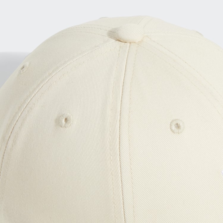 Boné Branco Adidas Com Tira Na Parte De Trás