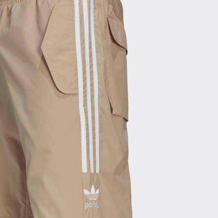 Calça De Treino Bege Adidas Adicolor Parley