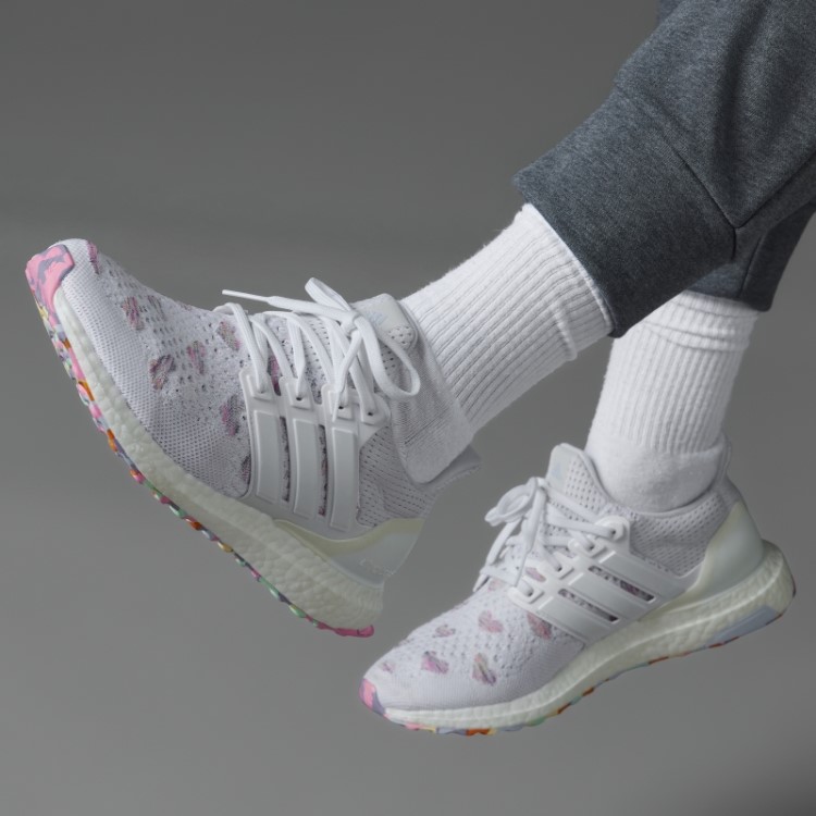 Tênis Branco Adidas Dia Dos Namorados Ultraboost 1.0