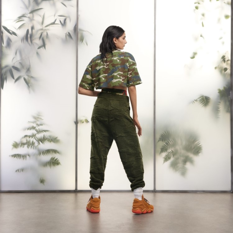 Camiseta Cropped Com Estampa Camuflada Adidas