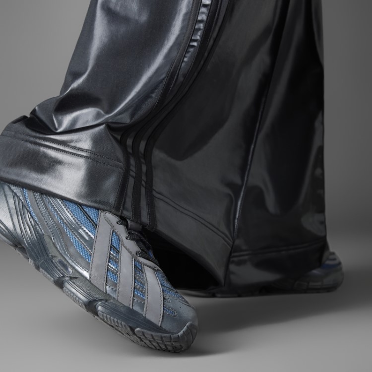Versão Azul Chile 62 Calça Larga Preta Adidas