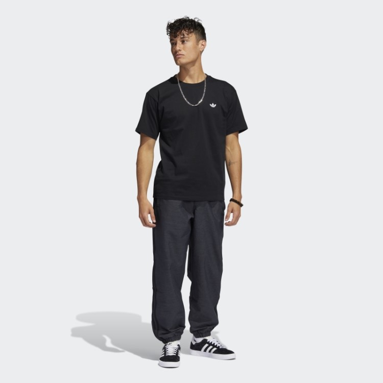 Camiseta Adidas Black Skateboarding 4.0 Logo (gênero Neutro)