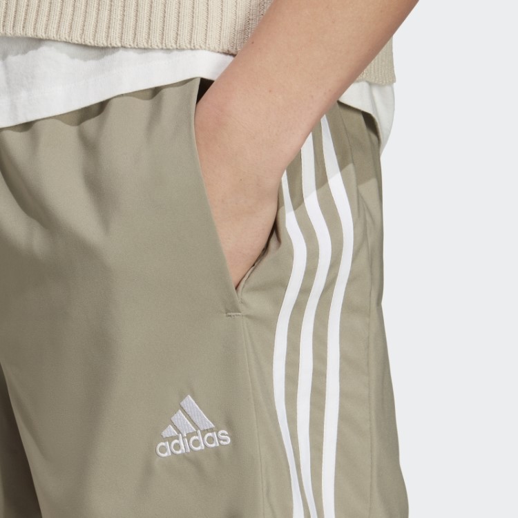 Short Adidas Aeroready Essentials Chelsea Com As Três Listras Silver Pebble