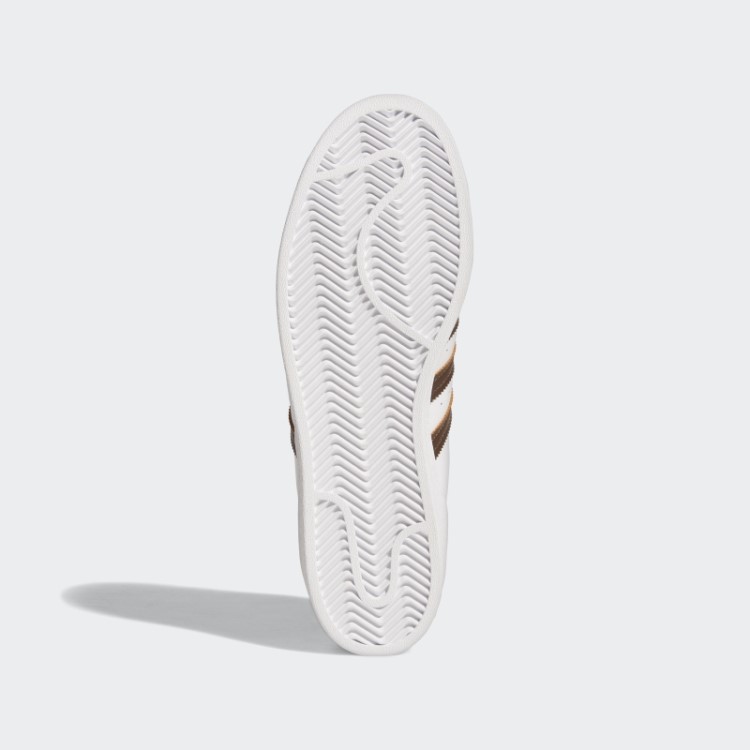 Tênis Adidas Superstar Marrom