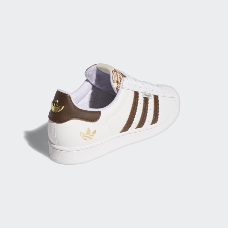 Tênis Adidas Superstar Marrom