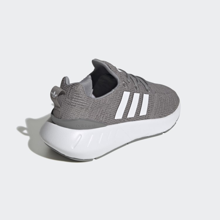 Tênis Adidas Swift Run 22 Cinza Moda