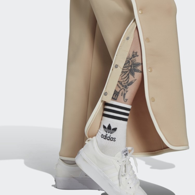 Calça Espaçadora Bege Com Detalhes De Amarração Adidas