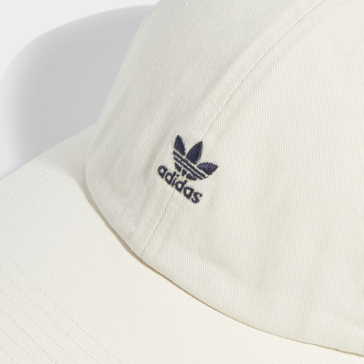 Chapéu Mini Logo Adidas Branco Relaxado