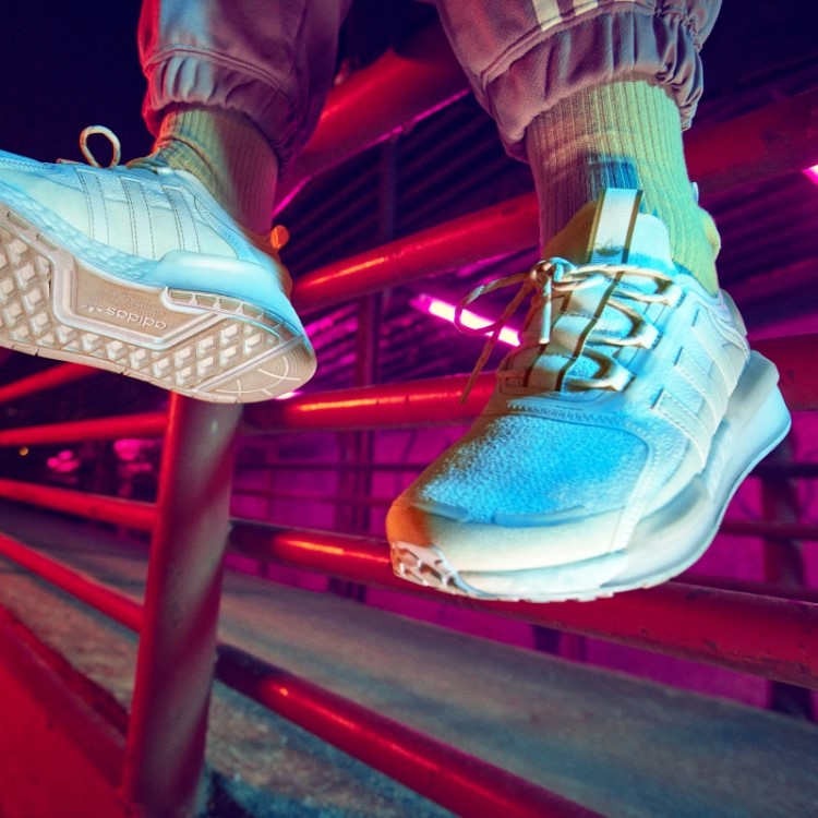 Tênis Adidas Nmd-v3 Em Tom Ecru Elegante