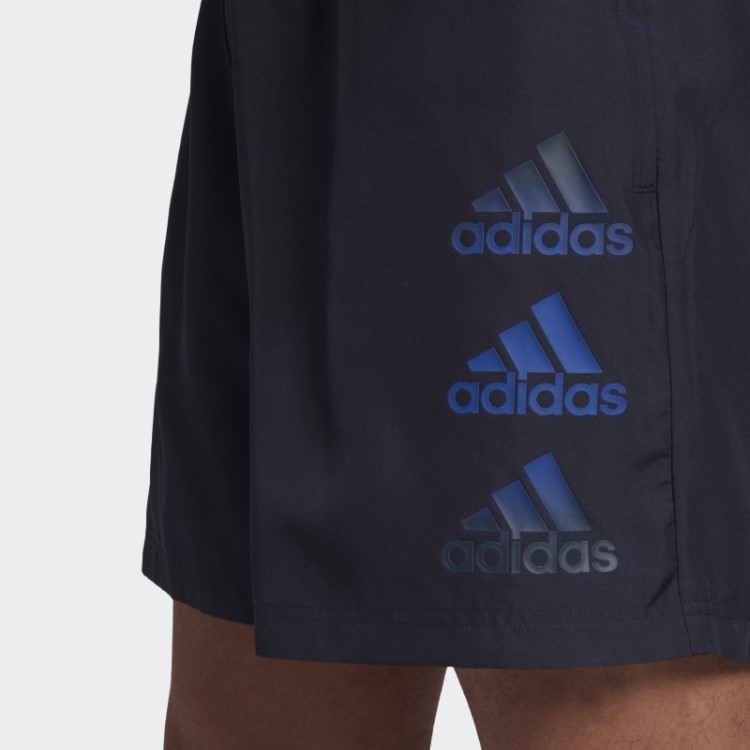 Adidas Projetado Para Mover Shorts Com Logotipo De Tinta