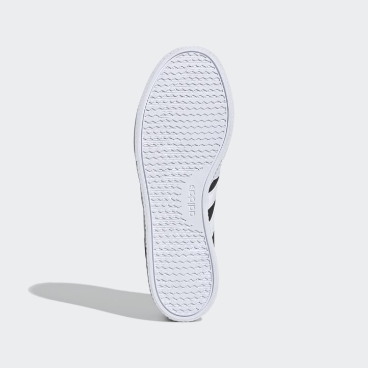 Tênis Adidas Black Daily 3.0