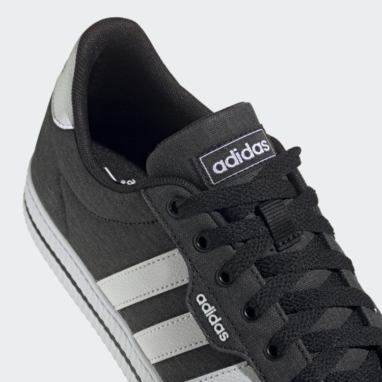 Tênis Adidas Black Daily 3.0
