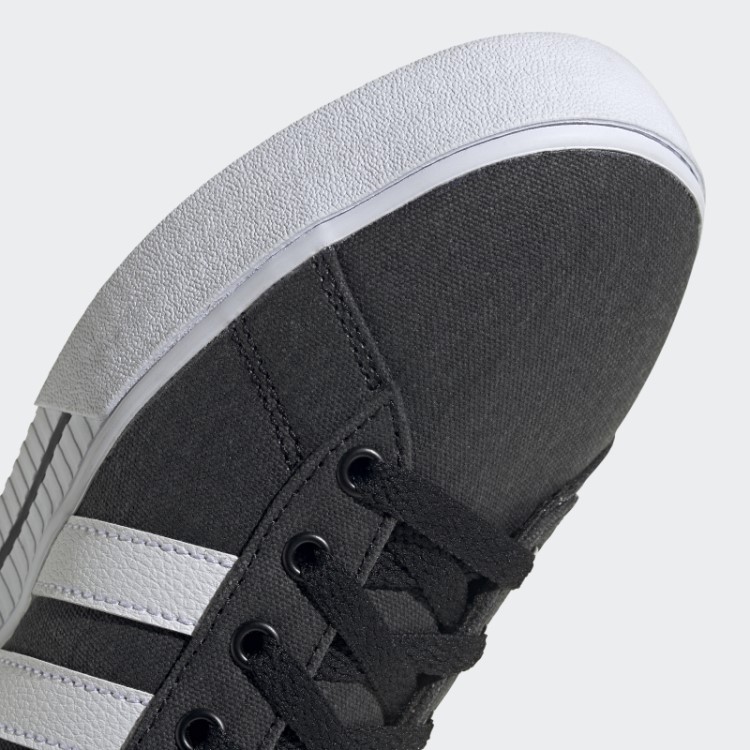 Tênis Adidas Black Daily 3.0
