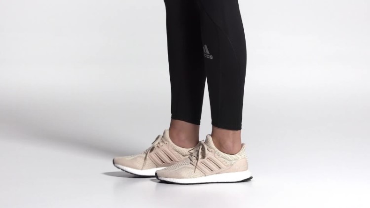 Tênis Adidas Ivory Ultraboost 5.0 Dna