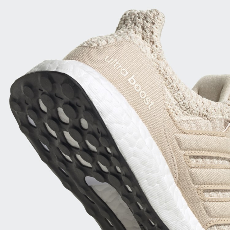 Tênis Adidas Ivory Ultraboost 5.0 Dna
