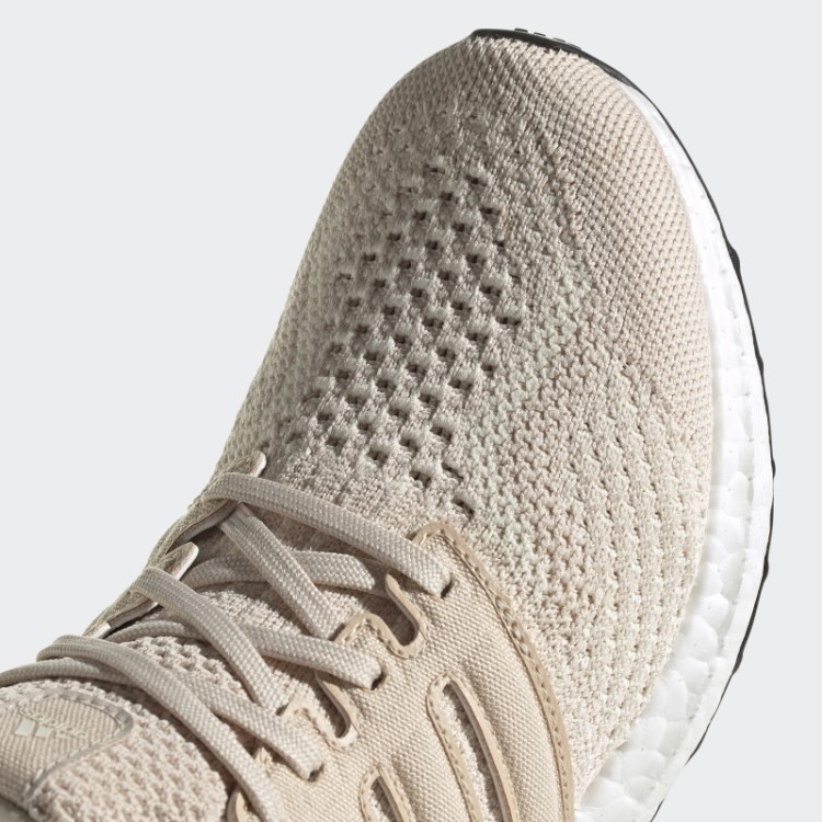 Tênis Adidas Ivory Ultraboost 5.0 Dna