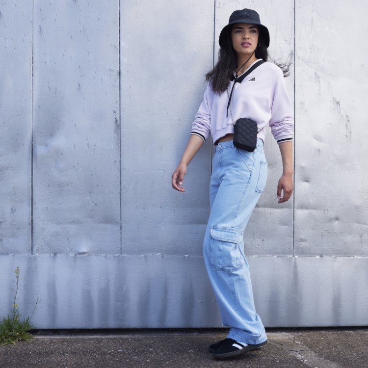 Moletom Rosa Cropped Com Decote Em V Adidas