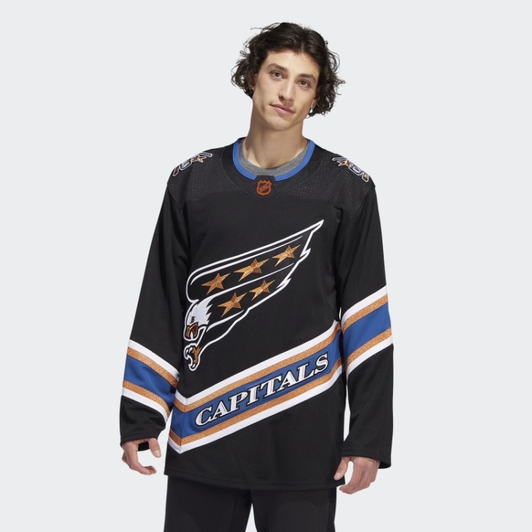 Letras Maiúsculas Pretas Autênticas Camisa Retrô Com Marca De Palavra Adidas