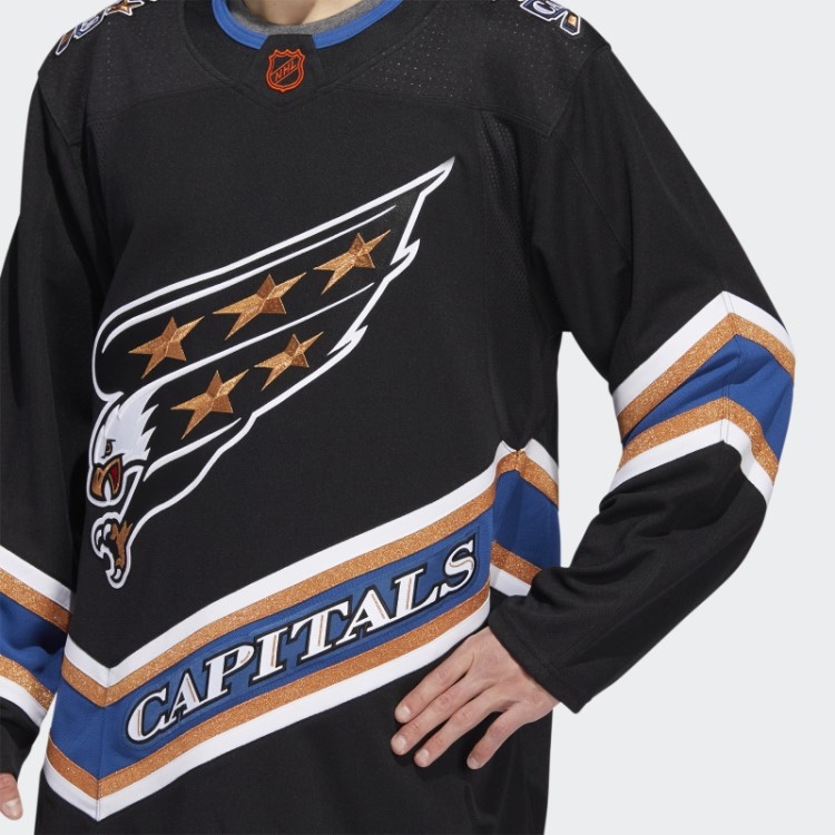 Letras Maiúsculas Pretas Autênticas Camisa Retrô Com Marca De Palavra Adidas