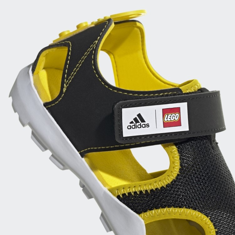 Sandálias Captain Toey X Lego Pretas Adidas Quentes