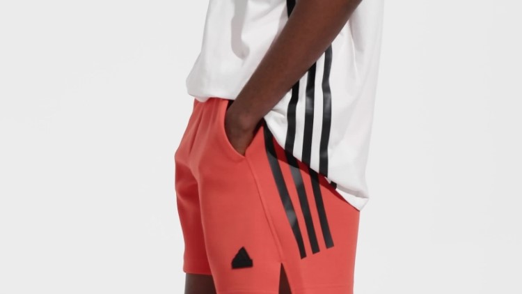 Future Icons Short Com As Três Listras Vermelho Adidas