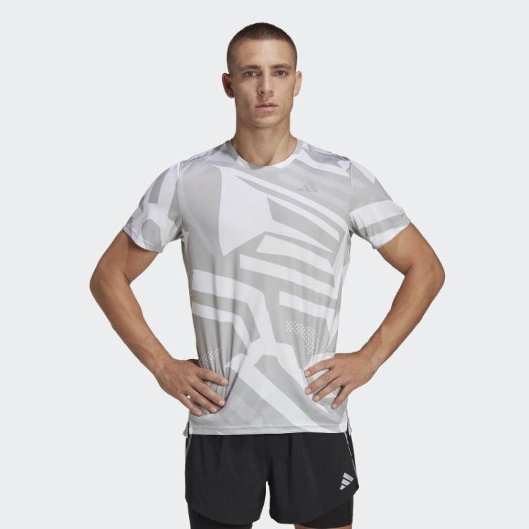 Adidas Cinza Possui A Camiseta Sazonal Run