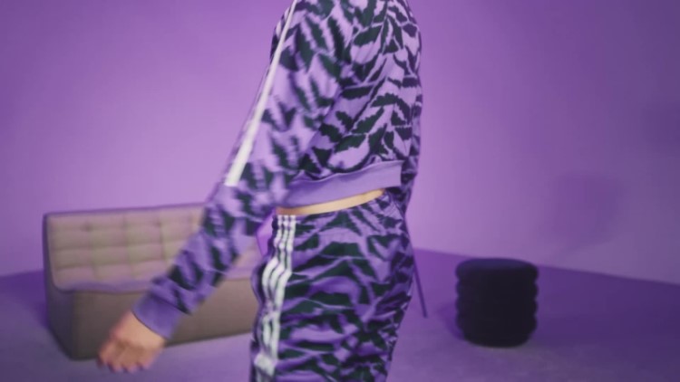 Blusa Violeta Adidas Tiro Suit Up Lifestyle