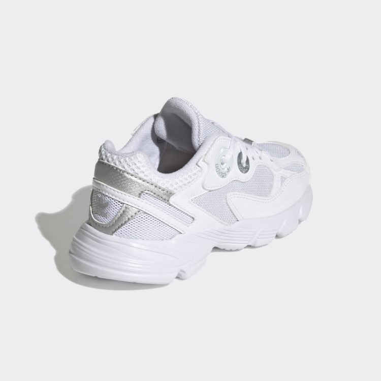 Sapatos Adidas Astir Prata