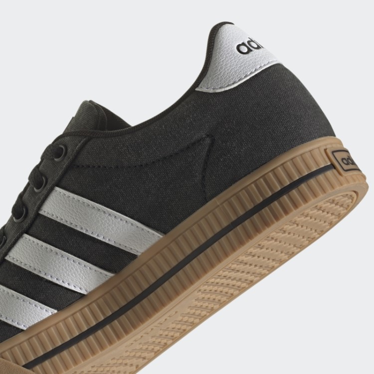 Tênis Goma Adidas Daily 3.0