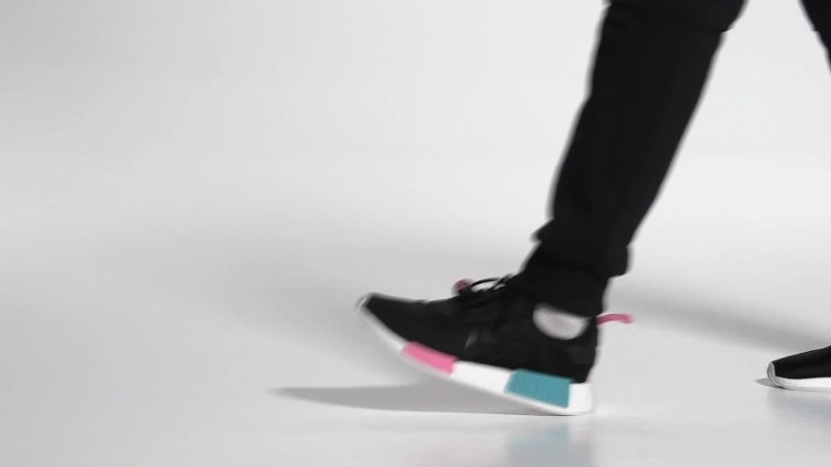 Tênis Preto Adidas Nmd-r1 X André Saraiva