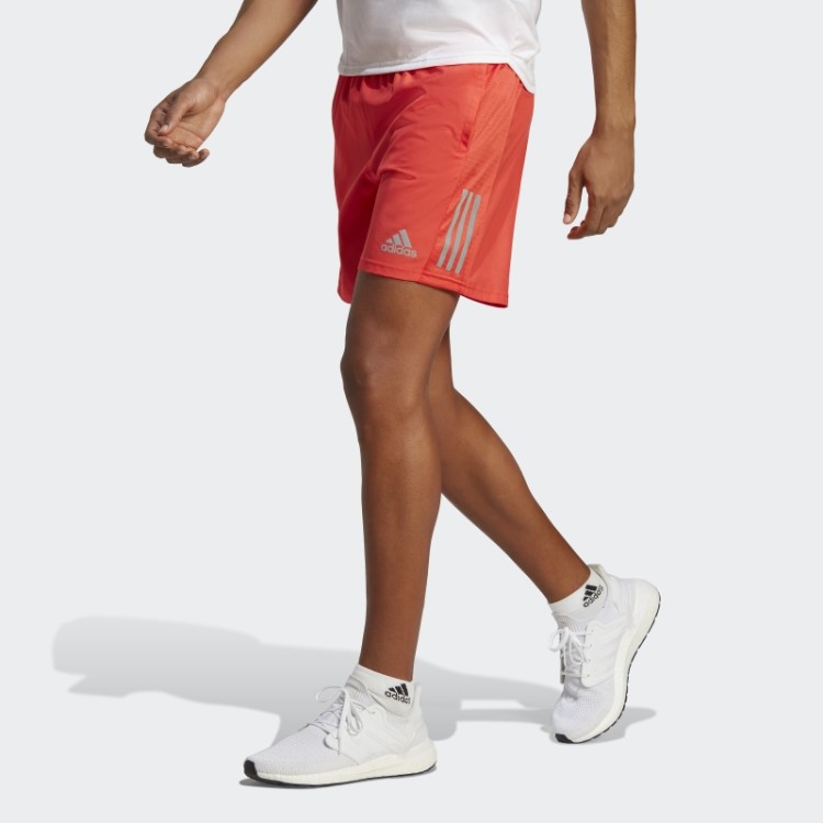 Possui O Calção De Corrida Vermelho Adidas