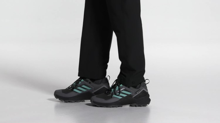 Tênis De Caminhada Adidas Terrex Swift R3 Gore-tex Preto Quente