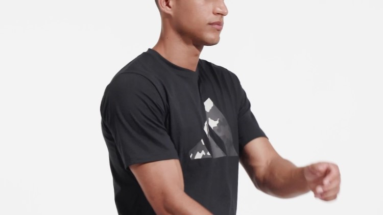 Camiseta De Treino Com Logo Sazonal Adidas Train Essentials Preta