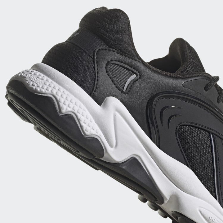 Sapatos Adidas Oztral Prata