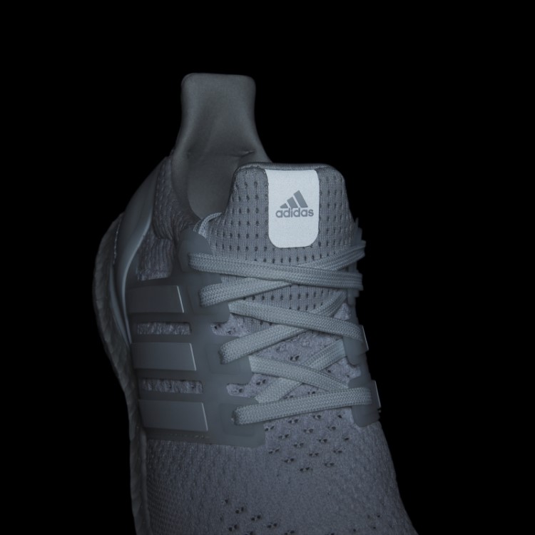 Elegante Tênis Adidas Ultraboost 1.0 Branco
