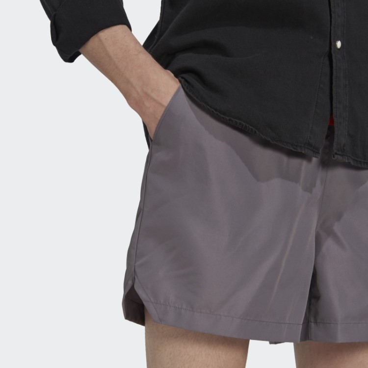 Shorts Adidas Tech Cinza Tracejado