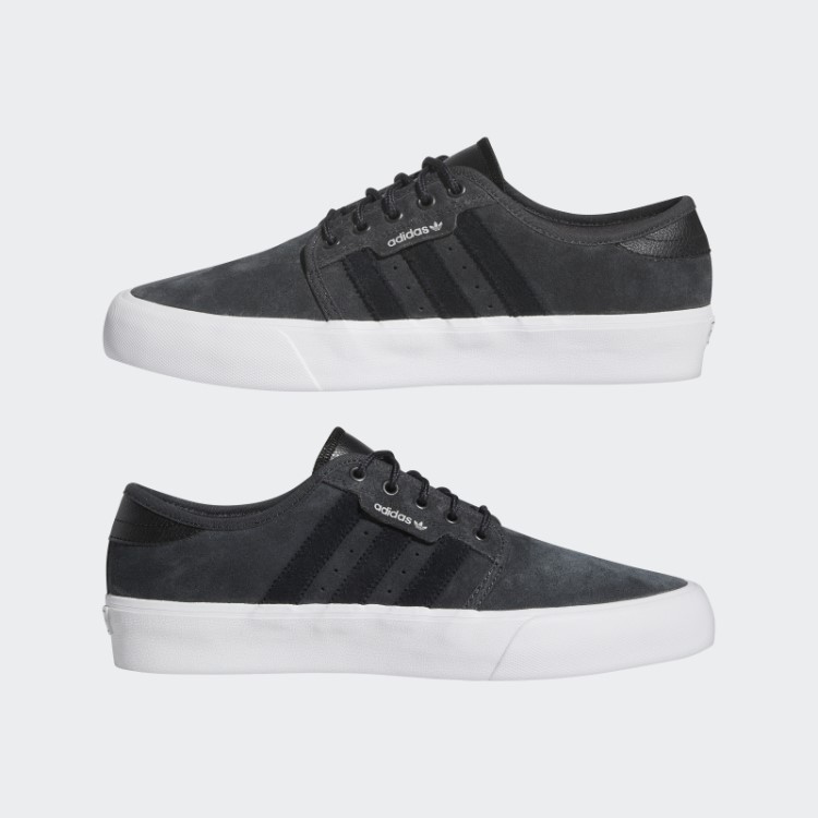 Sapatos Brancos Adidas Seeley Xt