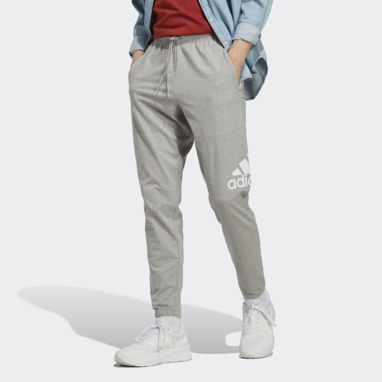 Emblema Afunilado De Camisa única Essencial Da Calça Esportiva Adidas Cinza Médio