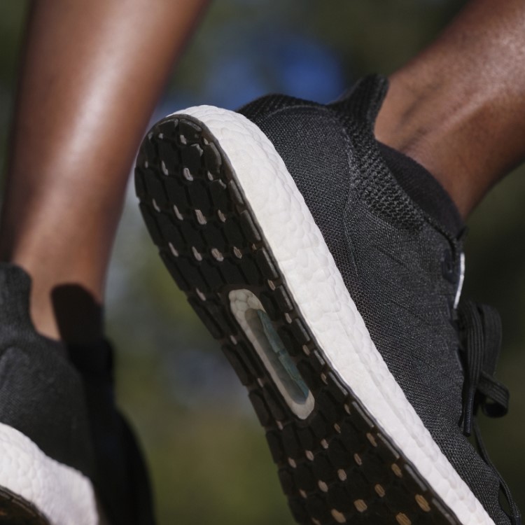 Tênis De Corrida Adidas Ultraboost Preto Feito Para Ser Refeito