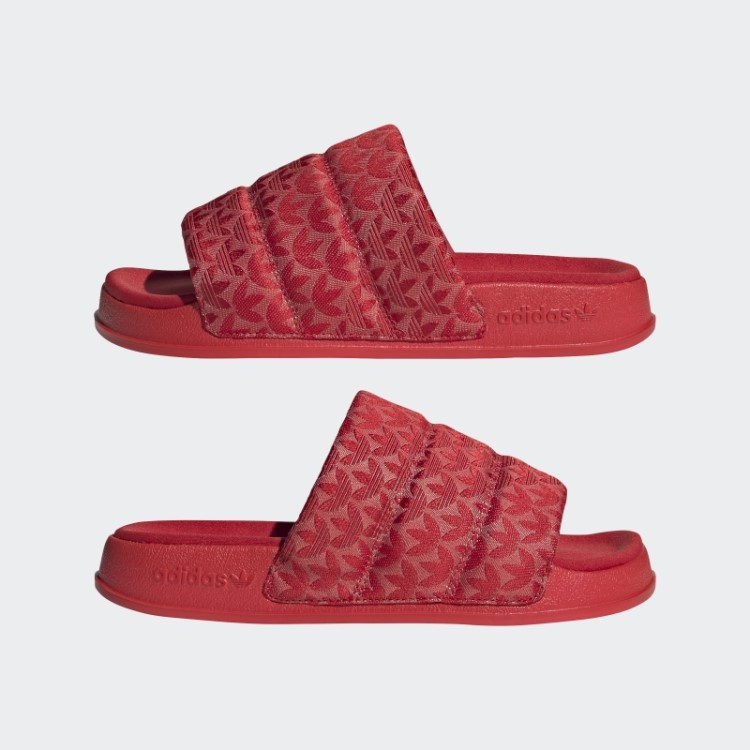 Slides Essenciais Adidas Adilette Escarlate