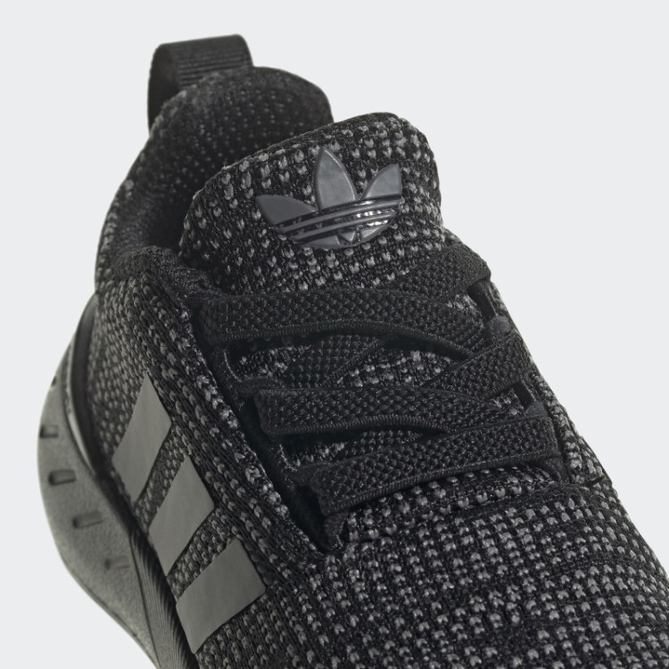 Tênis Branco Adidas Swift 22