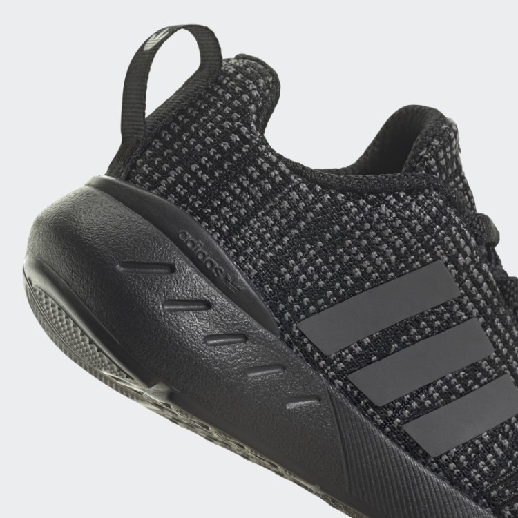 Tênis Branco Adidas Swift 22