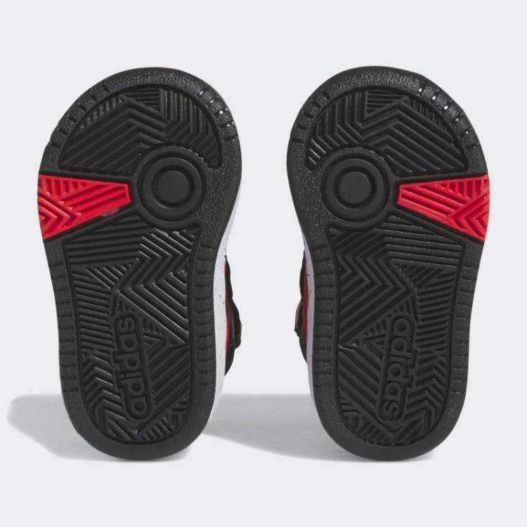 Elegantes Sapatos De Basquete Adidas Pretos Médios