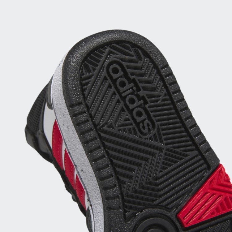 Elegantes Sapatos De Basquete Adidas Pretos Médios