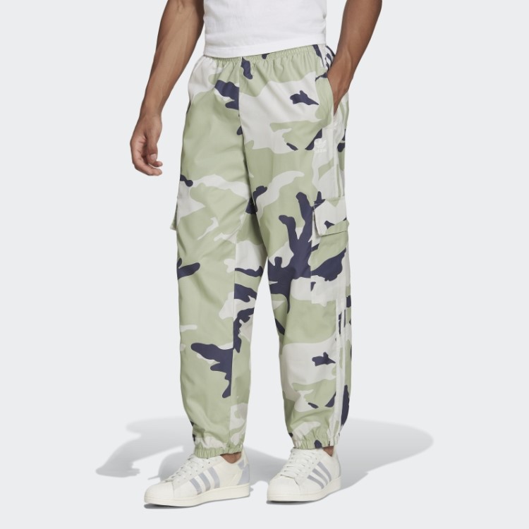 Calça De Nylon Camuflada Com Grafismo Cinza Orbit Adidas